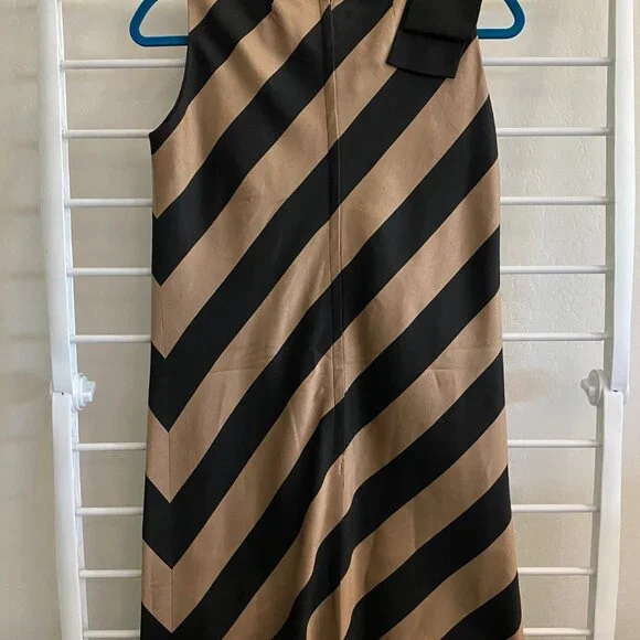 (Rare) Beautiful Vintage Dress w/Shoulder Bow; Size Small - Picture 3 of 3